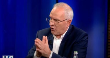 “Po të kishte dinjitet do të…” Ferdinand Xhaferaj akuza Lulzim Bashës: Bën lojëra me qeverinë