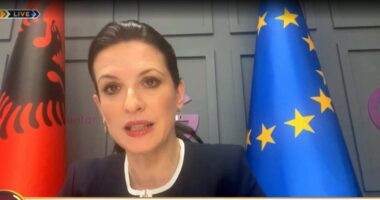 “Fuqizimi politik i gruas është shumë i rëndësishëm”/ Gjonaj: Mbi 35 përqind e kabinetit në parlament janë gra