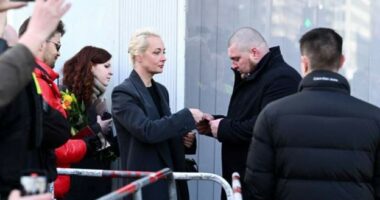 Protestë dhe zgjedhje/ “Shënova emrin e Navalnyt”, Yulia Navalnaya voton në ambasadën ruse të Berlinit