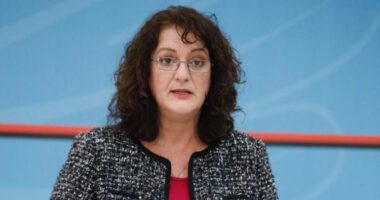 Albana Fico largohet nga drejtimi i QSUT/ Dyshohet për zjarrin në urgjencën më 11 shkurt, e zëvendëson Alma Cani
