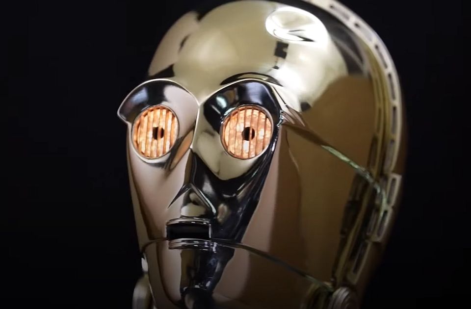 Koka e robotit Star Wars “C-3PO” u shit në ankand për më shumë se 840,000 dollarë