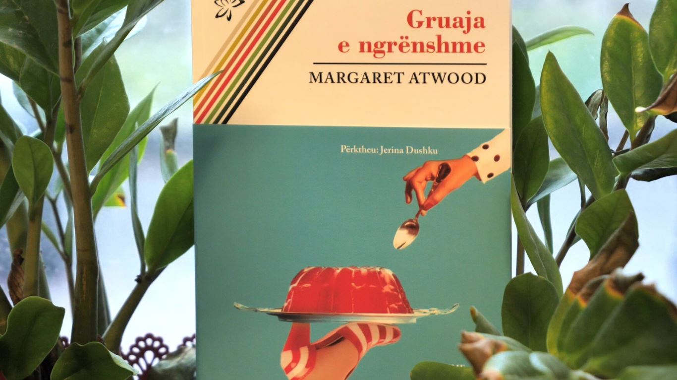 “Gruaja e ngrënshme” e Margaret Atwood, Berhami: Vepër brilante, e mbushur me ironi dhe metafora