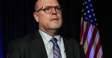 Ditë zie në Kosovë/ Ambasadori amerikan, Hovenier: Parandalimi i dhunës dhe i vrasjes së grave, kërkon ndërhyrje urgjente!