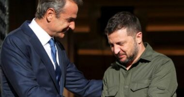 Rusia bombardon Odesën gjatë takimit mes Mitsotakis dhe Zelensky, raportohet për tre të vdekur