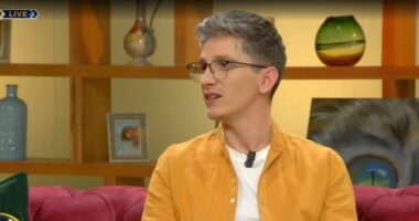 “Lule Sajza”, shfaqja teatrale dëshmi e persekutimit komunist, regjisori: Gjithçka bazohet tek vërtetësia!