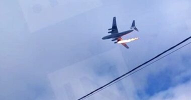 VIDEO/ Motori merr flakë, rrëzohet avioni ushtarak rus