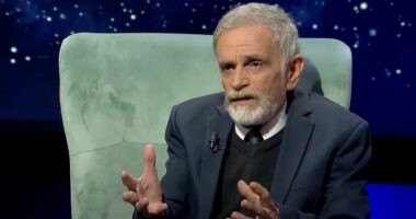 Studiuesi rrëfen takimin me Lasgush Poradecin: Surreal, kur recitonte çohej në këmbë nga respekti për poezinë