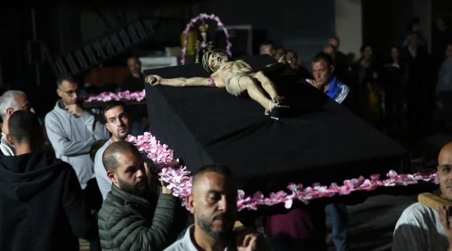 Të krishterët palestinezë presin Pashkën më mes të luftës
