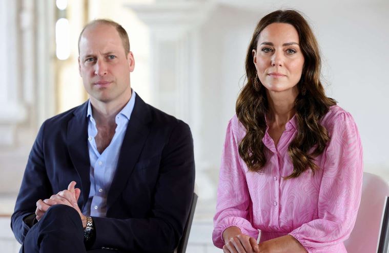 Kate dhe William “thellësisht të prekur” nga mbështetja e publikut
