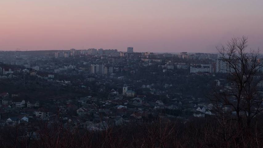 Moldavia pezullon traktatin për forcat e armatosura konvencionale në Evropë