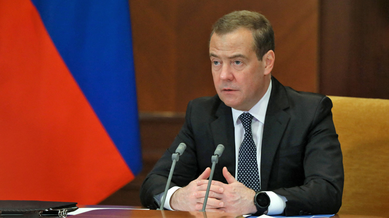 Sulmi terrorist në Moskë, Medvedev: Do të synojmë ata që qëndrojnë pas të shtënave vdekjeprurëse