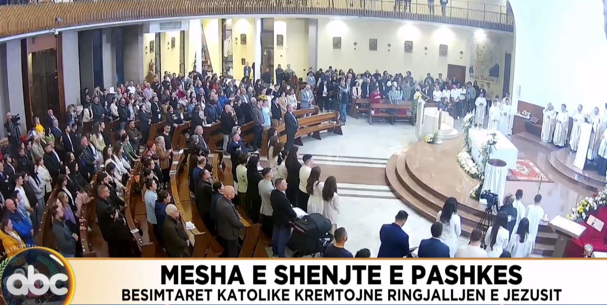 Mesha e shenjtë e Pashkës, besimtarët katolikë kremtojnë ringjalljen e Jezusit