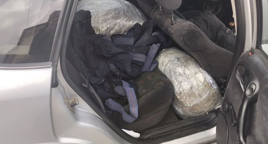Kapen rreth 100 kg drogë në Igumenicë/ Arrestohen dy persona, njëri prej tyre shqiptar