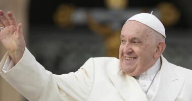 Papa Françesku tregon momentin kur ra në dashuri: E kisha të vështirë të lutesha s’më hiqej nga mendja