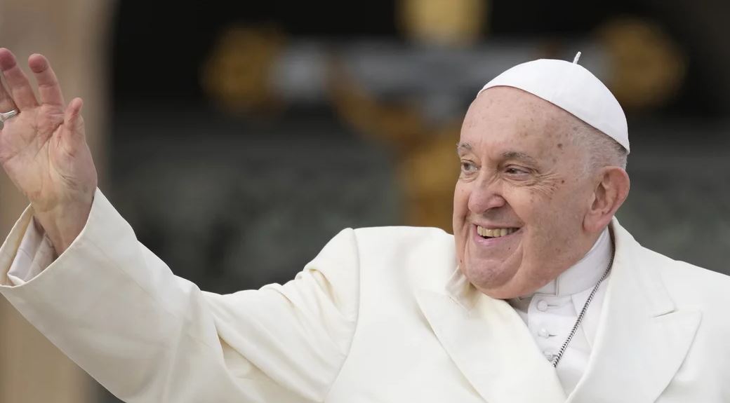 Papa Françesku tregon momentin kur ra në dashuri: E kisha të vështirë të lutesha s’më hiqej nga mendja