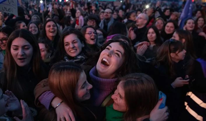 I pari vend në botë, aborti një e drejtë kushtetuese në Francë