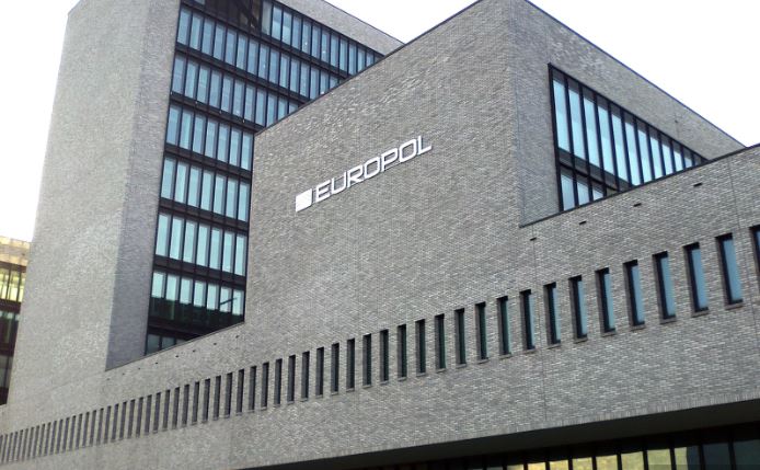 Goditet agjencia policore e BE-së/ Zhdukja e dosjeve të ndjeshme të zyrtarëve të lartë shkakton krizë në Europol