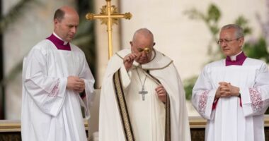 Pashkët Katolike, Papa Françesku bën thirrje për armëpushim në Gaza