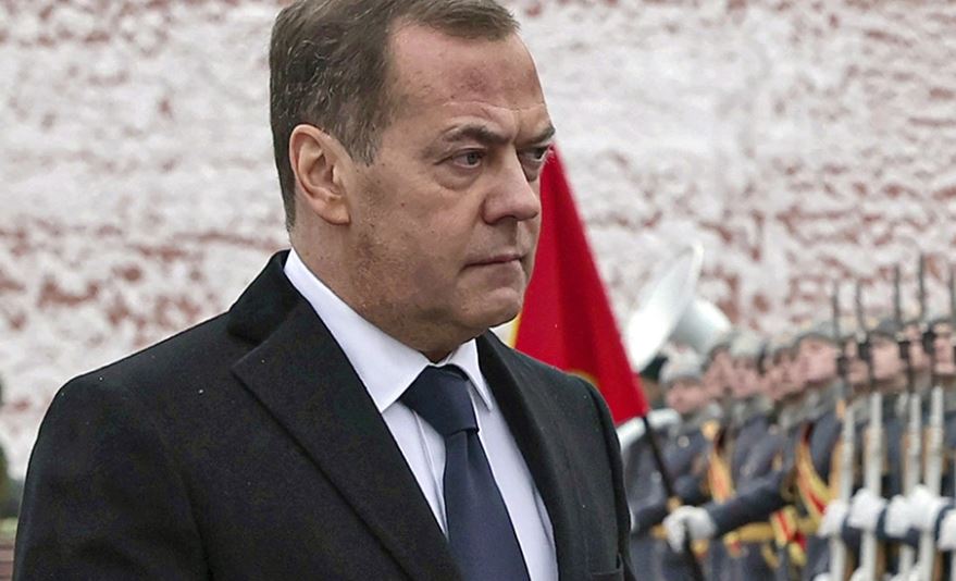 Medvedev me tonë të ashpra kundër Biden: I çmendur dhe i paaftë mendërisht