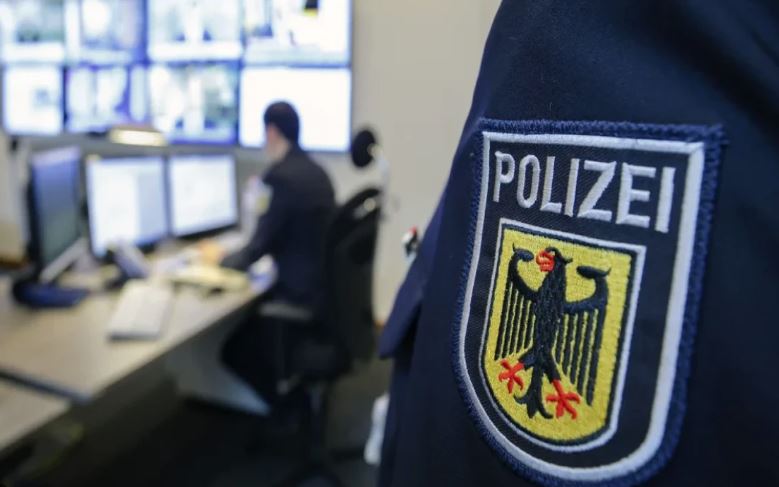 Gjermani, 400 policë akuzohen për ekstremizëm