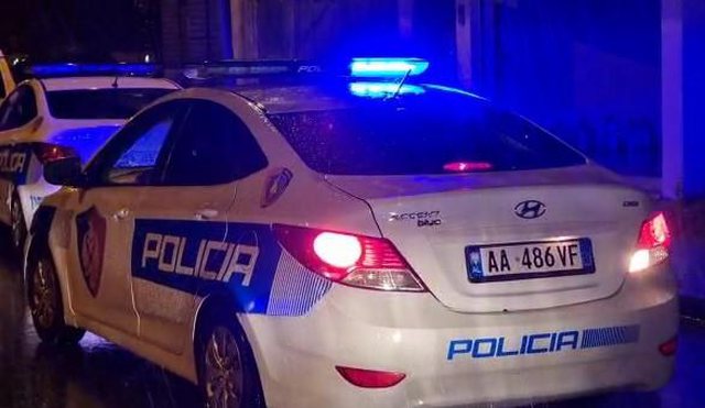 EMRI/ Policia në ndjekje të mikut të Ervis Martinajt, i gjendet makina në zonën e Saukut