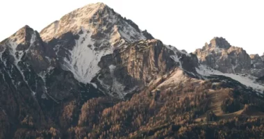 Po tentonte të kalonte kufirin përmes maleve, shpëtohet 14-vjeçari në gjendje të rëndë shëndetësore