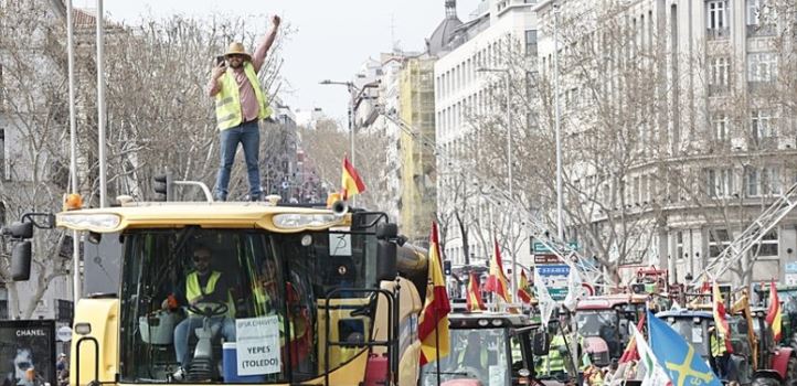 Mijëra fermerë spanjollë marshojnë në Madrid, në protestë ndaj politikave të BE-së