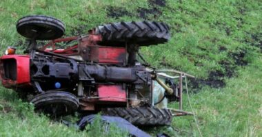 Iu përmbys zetori teksa punonte tokën, humb jetën i moshuari në Dropull