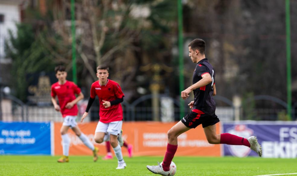 Kombëtarja U-15, grumbullim tre ditor me lojtarë që aktivizohen në kampionatin shqiptar