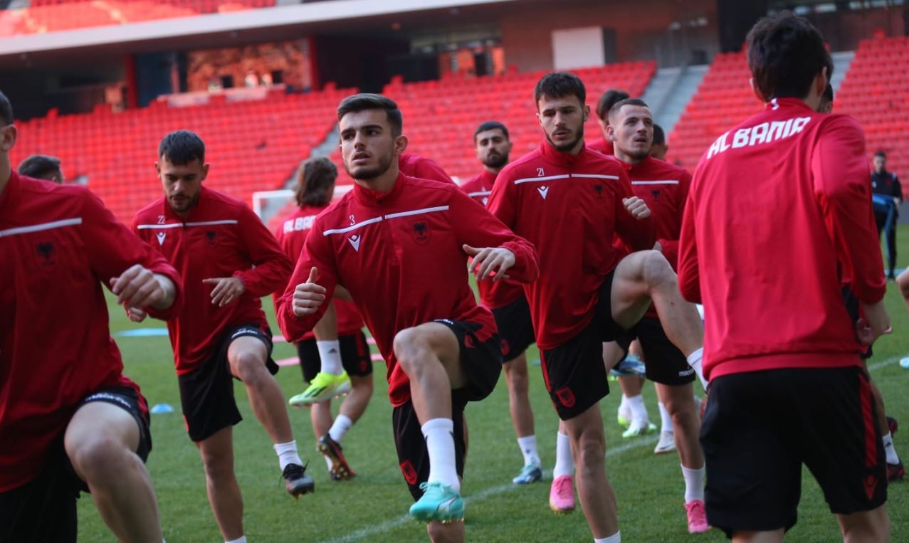 Sfidat me Finlandën dhe Zvicrën / Shqipëria U-21 përgatitet në stadiumin “Air Albania”