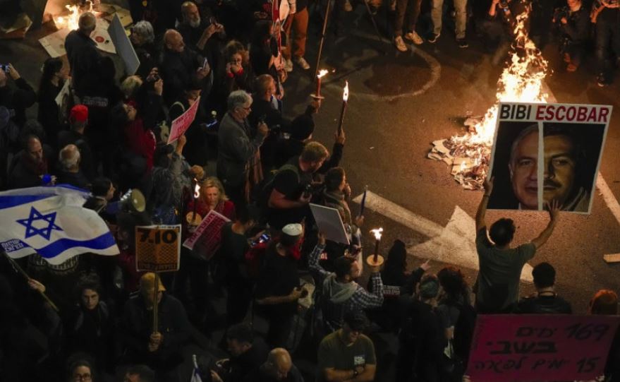 Protesta masive kundër qeverisë në Tel Aviv, 10 të arrestuar