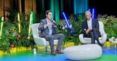 Obama mesazh manjatëve: Mbroni Tokën në vend që të përpiqeni të kolonizoni Marsin