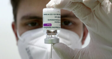 E pabesueshme/ Pacienti gjerman mori 217 vaksina kundër Covidit