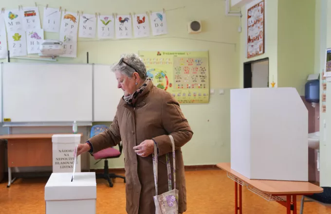 Mbahen zgjedhjet presidenciale në Sllovaki/ Qytetarët shkojnë në kutitë e votimit