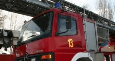 Merr flakë autobusi në aksin “Tiranë-Elbasan”, shkak një shkëndijë elektrike