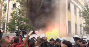 Dhuna para bashkisë, tre të arrestuar/ Tiranë, Balliu dhe Blushi, në ndjekje penale