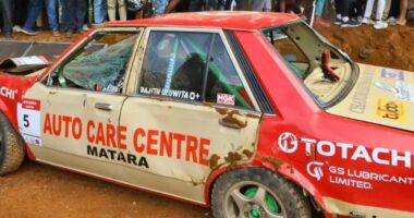 VIDEO/ Makina përplaset me turmën, 7 të vdekur dhe 20 të plagosur në Sri Lanka