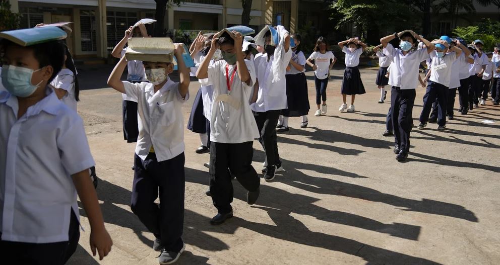 Temperatura deri në 42 gradë, mbyllen dhjetëra shkolla në Filipine