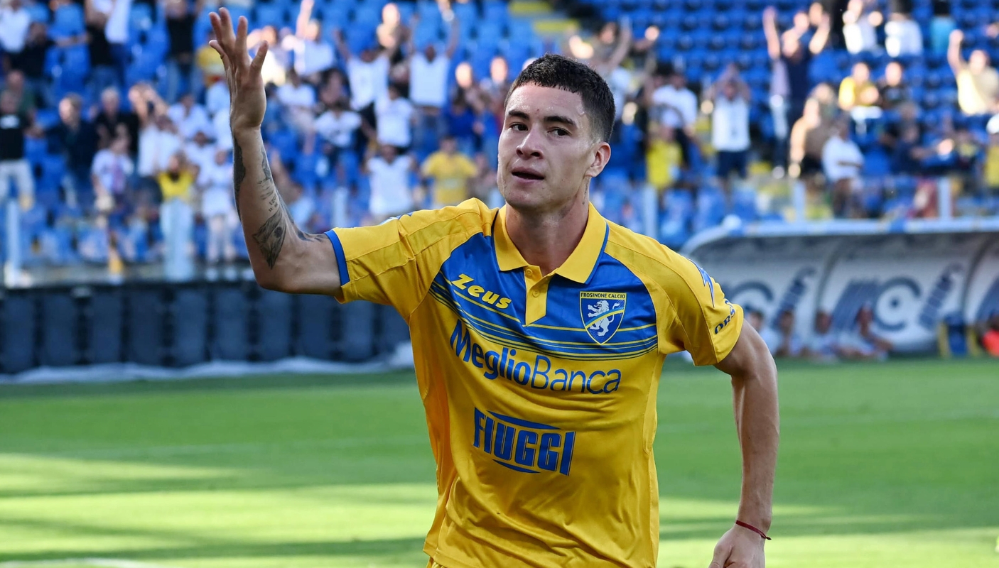 Sezon magjik te Frosinone, klubet e Premier League pas talentit argjentinas