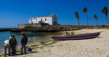 Fundoset trageti në Mozambik, mbi 90 të vdekur