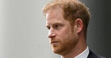 Princi Harry do të rikthehet në Mbretërinë e Bashkuar, zbulohet arsyeja