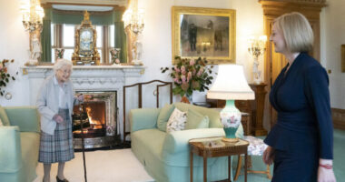 “Përgatituni për atë që po vjen”, Lizz Truss zbulon se çfarë i tha mbretëresha para se të vdiste