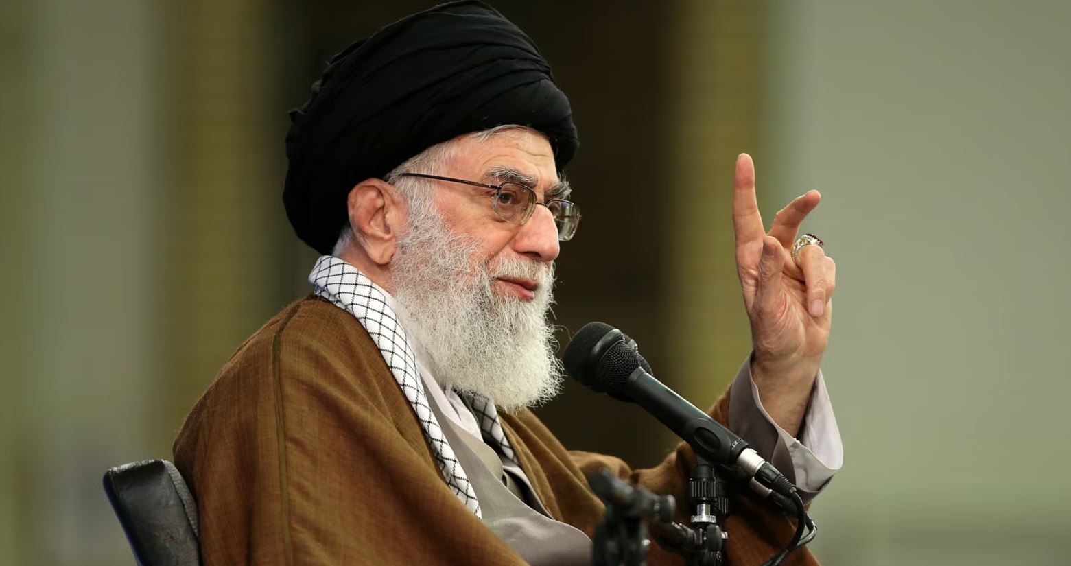 Khamenei: Irani demonstroi fuqinë e tij kundër Izraelit