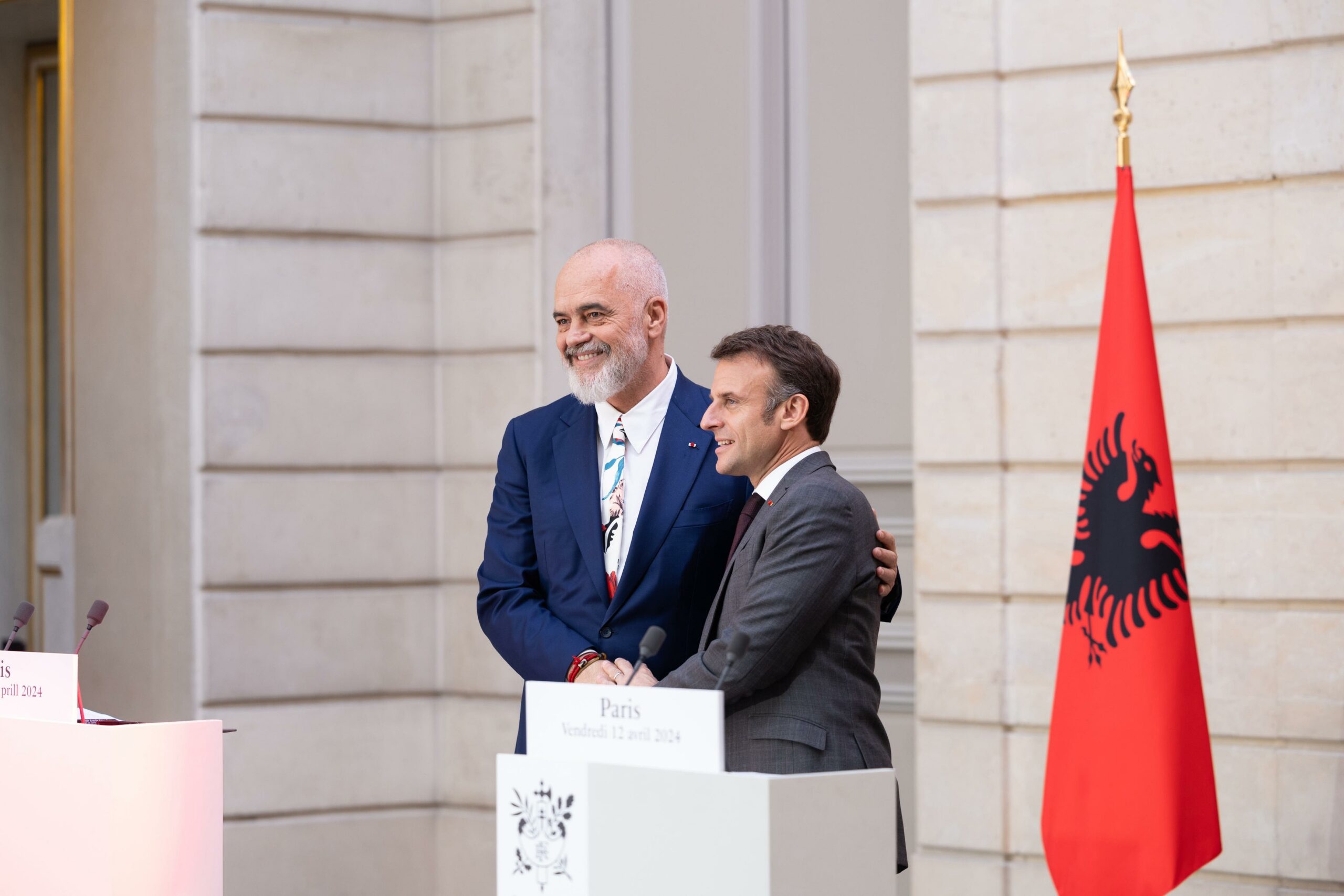 “Keni mbështetjen tonë për të vazhduar rrugën drejt BE”, Macron-Ramës: Franca ju do! I lumtur që po ju pres në shtëpinë tuaj