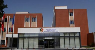 Aksident në Shkodër, një i plagosur