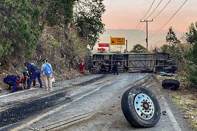 Përmbyset autobusi në Meksikë, 14 të vdekur dhe 31 të plagosur