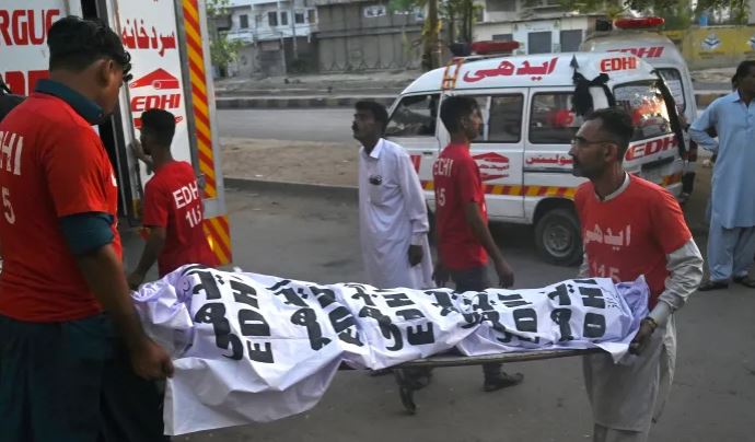 Përplaset autobusi me pelegrinë, 17 të vdekur në Pakistan