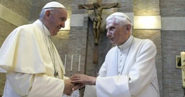 Papa Françesku rrëfen manovrat politike të konklavave të kaluara: U përdora që të mos zgjidhej Ratzinger!