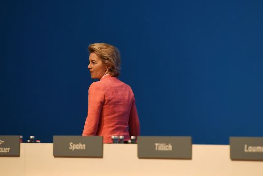 Zgjedhjet europiane/ Von der Leyen e gatshme për bashkëpunim me partitë e së djathtës