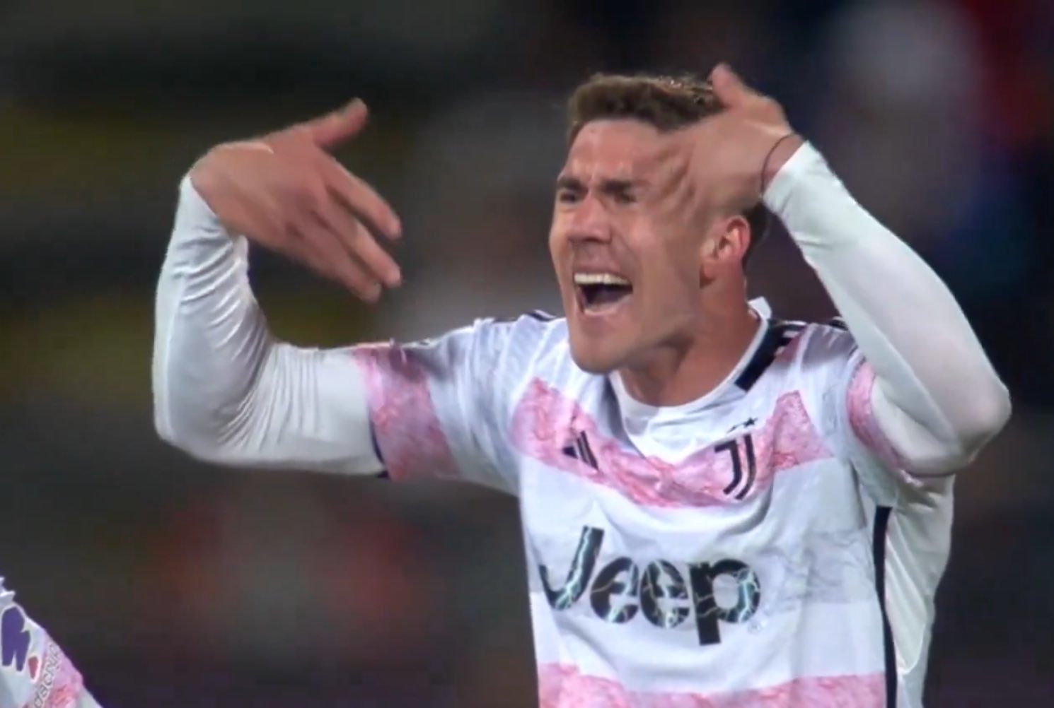VIDEO/ Juventus i shpëton humbjes, autogoli i Cagliarit ndan skuadrat në paqe